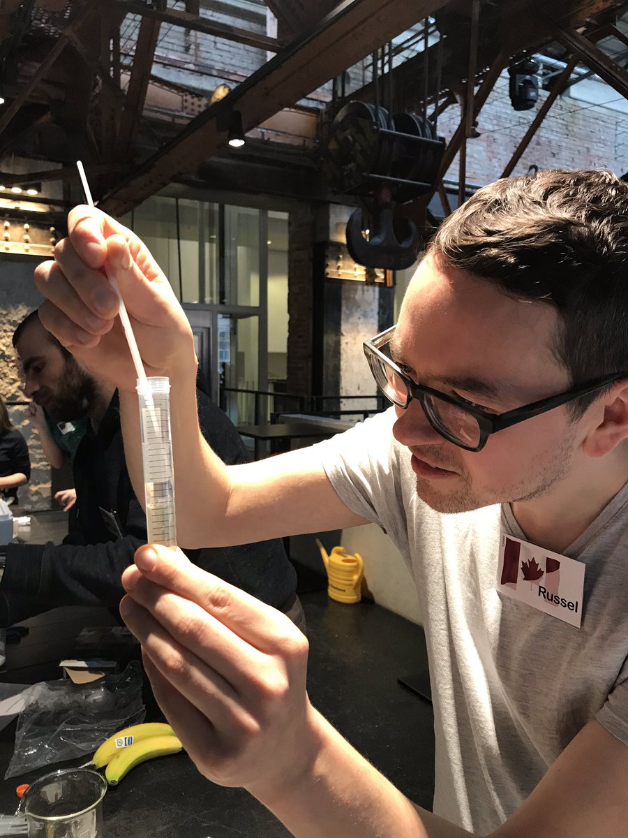 science2school's tweet photo. Tataa, Russel from Canada #BornhรคuserLab @Medizin_TUD shows a very nice DNA sample extracted from ๐! #FamilySunday #TJG #DIGSBB @tudresden_de @csbdresden @mpicbg @CRTDpress https://t.co/XRzzPFcbSa