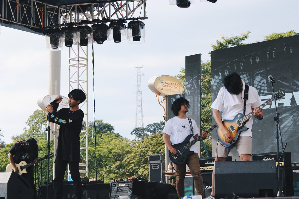 thegreatgrims's tweet photo. Sedikit hasil daripada hari kedua di #rockthecityfest https://t.co/lBs3LSvccK