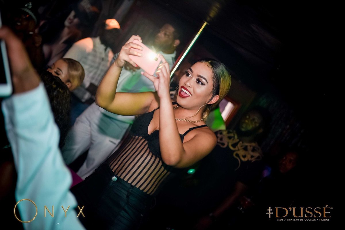 _KabzaM's tweet photo. when you ask your mate to hold your SINbowl while you take a video only to find a sip left πππ
donβt make that mistake at #SINdays ππππ https://t.co/ZwHLnmuMmG
