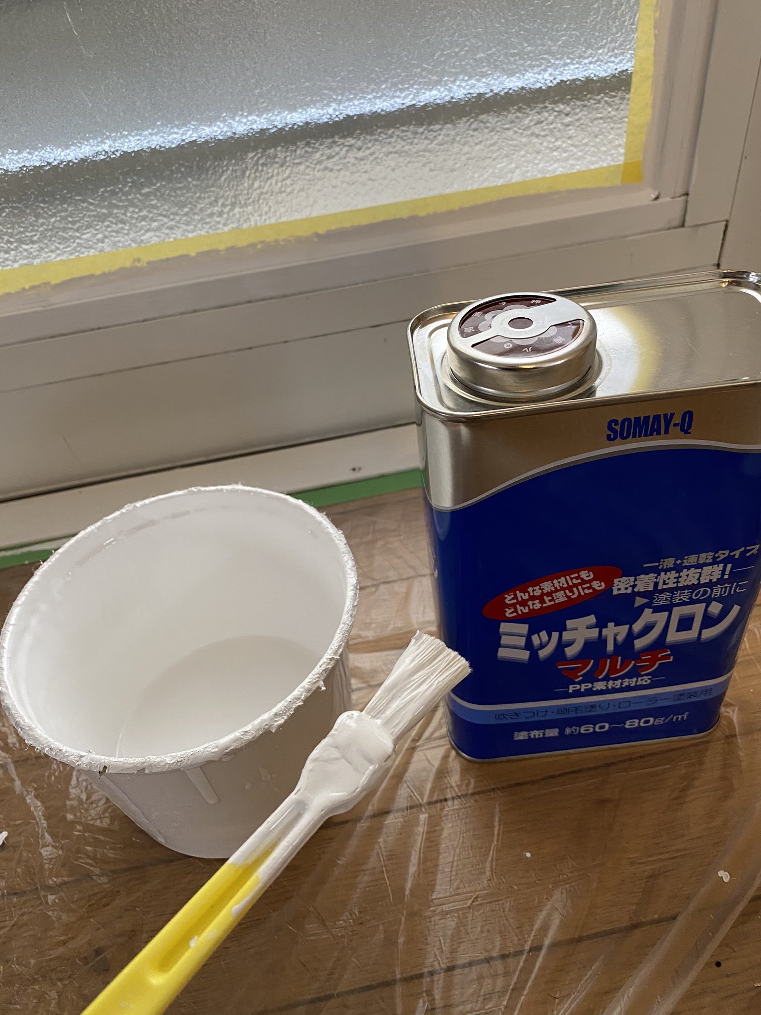 ごっぷ ゴムパッキンのカビにミッチャクロン 白油性ペンキで攻略してます なかなかいい感じなのですが 既にシリコンコーキング打ち直し キレイにできず玉砕 した上からミッチャクロン 塗装しても全くつかなかったのでお知らせします こりゃひど