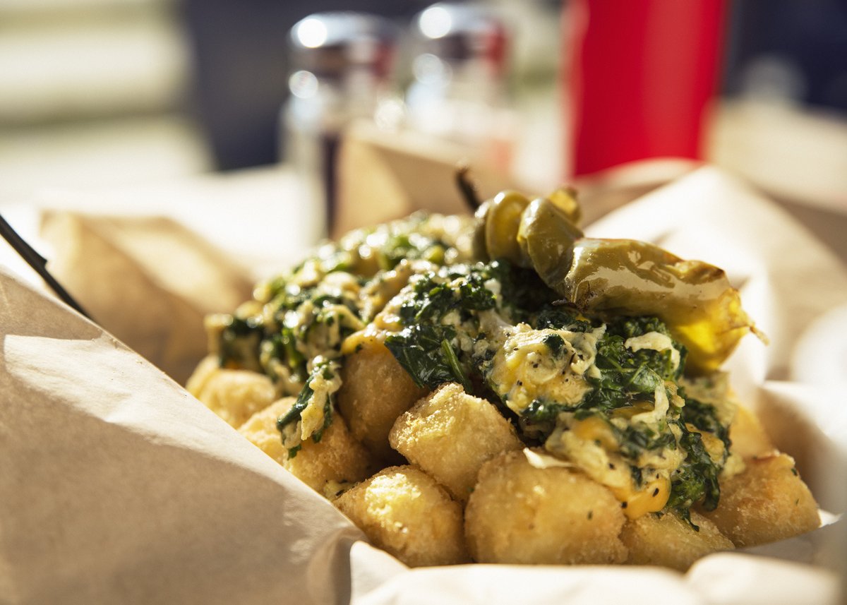 KQ_Burger's tweet photo. Can your breakfast get any better than this? Tots, cheesy scrambled eggs, greens, hot sauce and long hots.

#breakfast #breakfastideas #breakfastofchampions #breakfasttime  #brunch #brunchtime #brunchgoals #brunchlife #suburbeats https://t.co/NqzDAhEagi