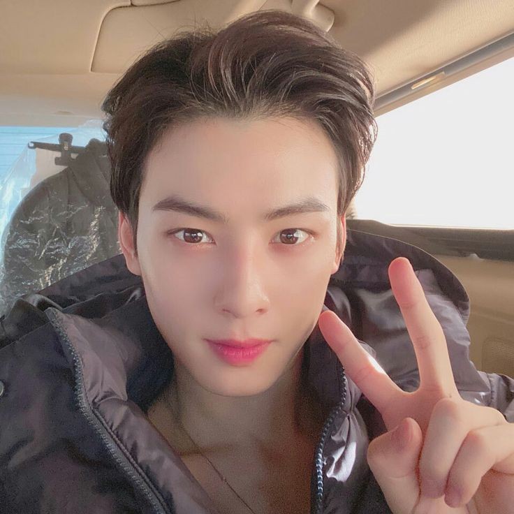 ih__twt's tweet photo. .. 호기심 많은 고양이와 같은 일을하거나 주변에서 이야기하는 것에 대해 생각하지만, 대답해야 할 질문이 많을 지 모르겠습니다!  #EUNWOO #지루한 https://t.co/pqjWHhy1ZU