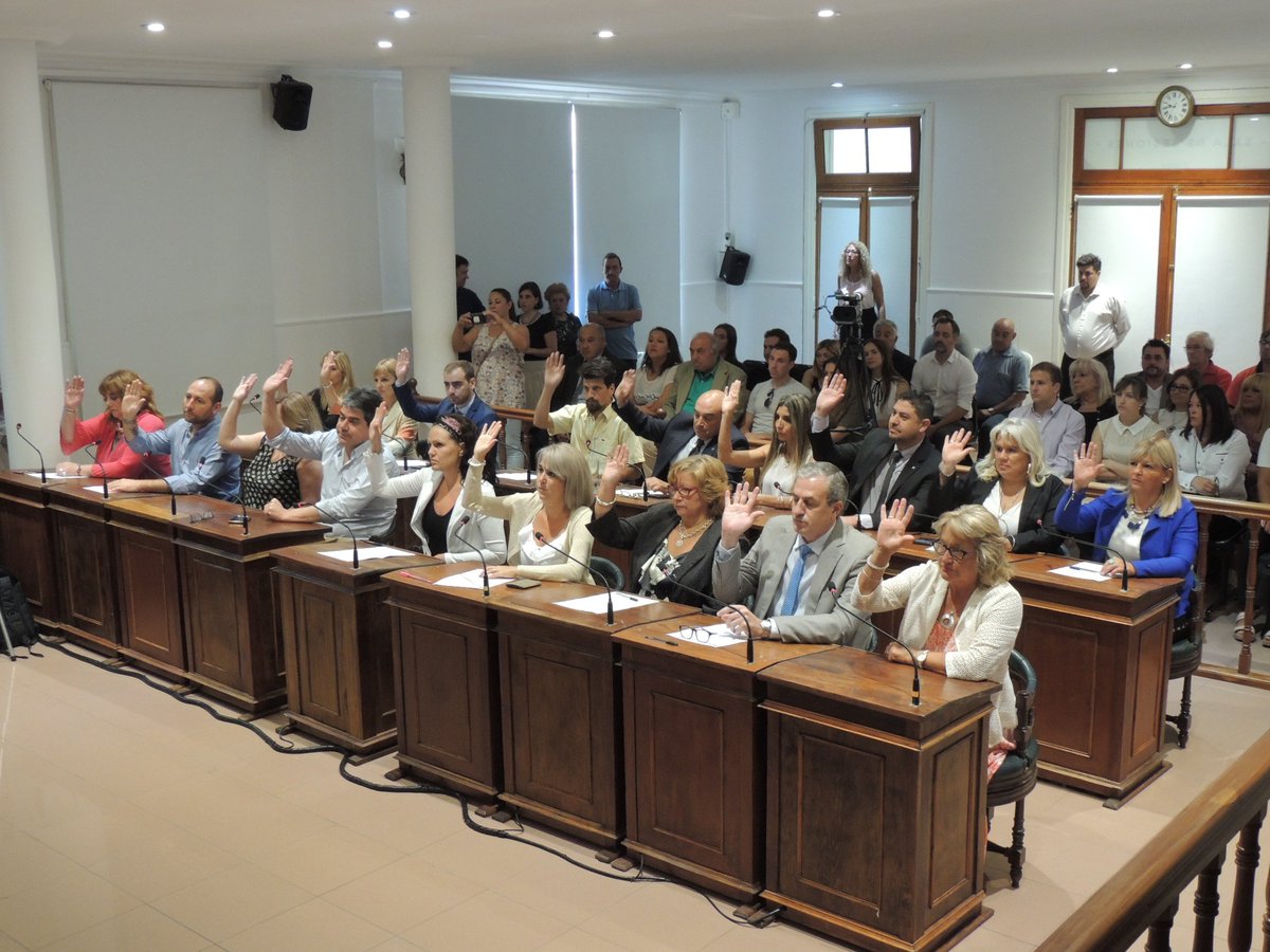 BloqueUxC's tweet photo. SESIÓN PREPARATORIA

Por unanimidad, quedaron elegidas las autoridades del Concejo Deliberante para el Período Legislativo 2020:

🔹Presidente: @dariofuentes04 
🔸VicePresidente 1°: @silviorasmusen 
🔸VicePresidente 2°: @VilmaSabarini 
🔸Vicepresidente 3°: #PatriciaMuñoz https://t.co/ppiXKq18JP