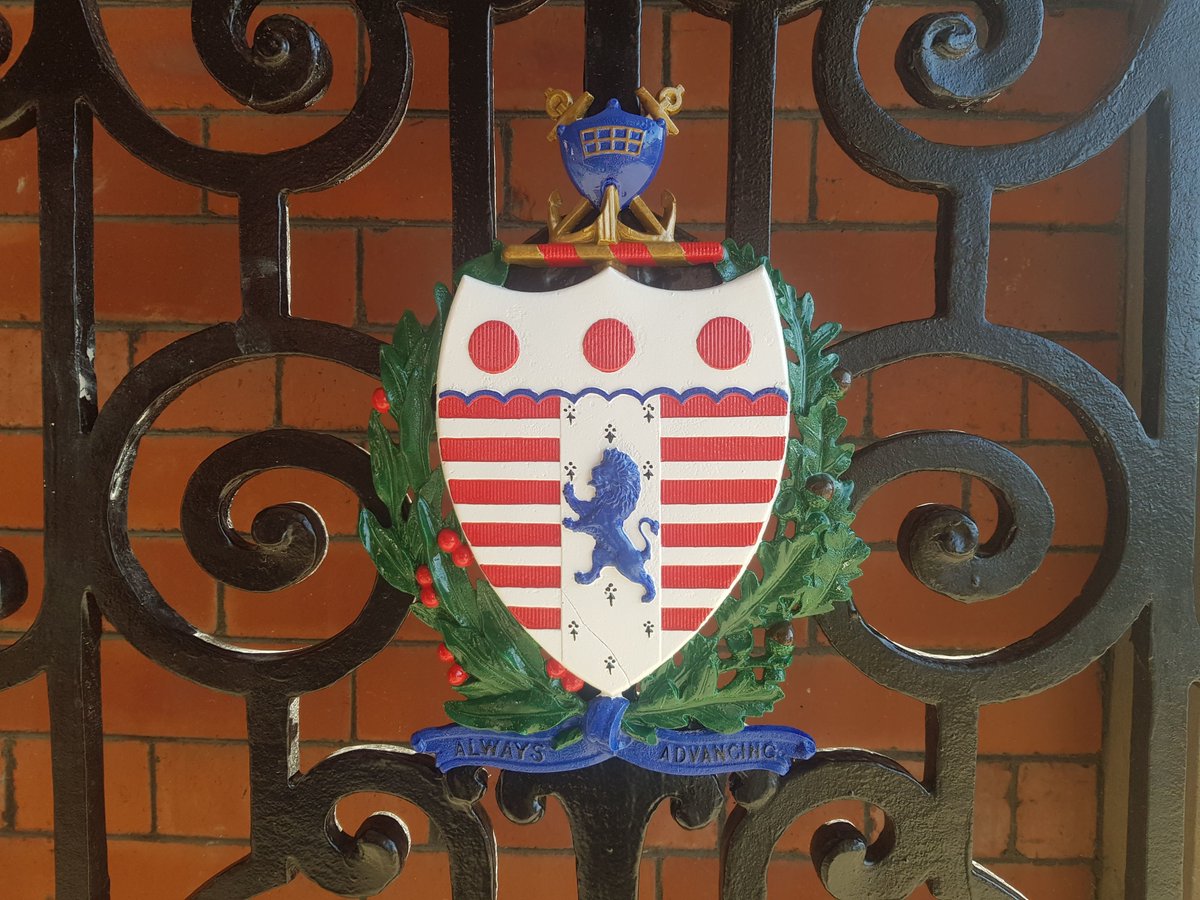 architecturo's tweet photo. Fantastic to see the Thornaby Town Council crest restored + reinstalled to the main entrance gates of the Town Hall! - great job @creative_glass1 #restoration #heritage #conservation #thornaby #community @Thornaby1979 @HeritageFundNOR https://t.co/fqEroxDOsp
