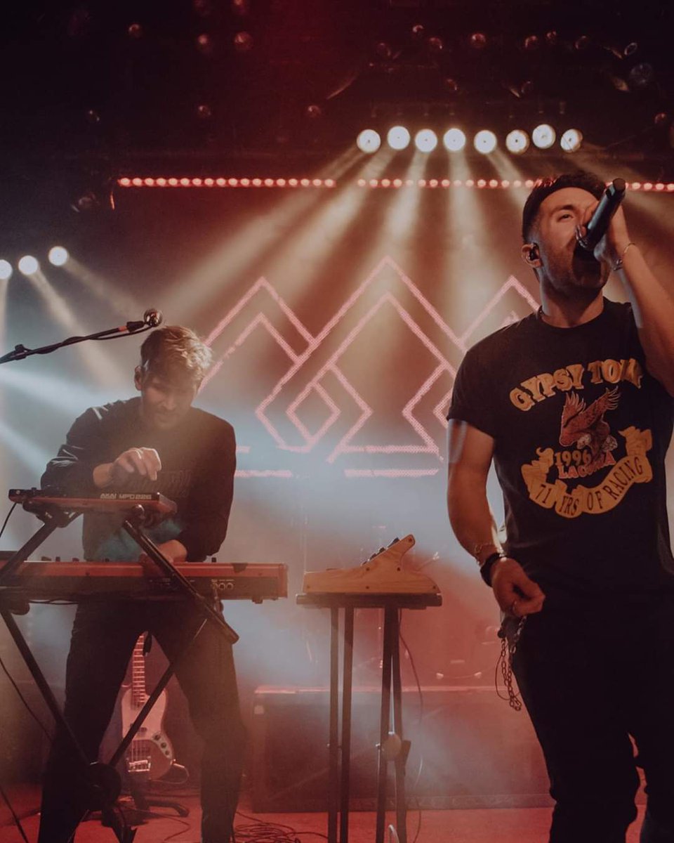 allisandre_moon's tweet photo. TO JUŻ DZIŚ #thescore #thescoremusic #runlikearebeltour @thescoremusic 🖤🖤🖤 https://t.co/6sfmIpYxMS