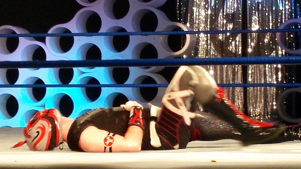 RHP4ever's tweet photo. Hallowicked @Go2SleepyHollow mask worn both times he won the Chikara @CHIKARApro Grand Championship, for the 2015 and 2016 King of Trios events and when won the 2016 Infinite Gauntlet. #Hallowicked #Chikara #ChikaraPro #GrandChampionship #KingOfTrios #KOT #InfiniteGauntlet https://t.co/y8Pzf0jAJS