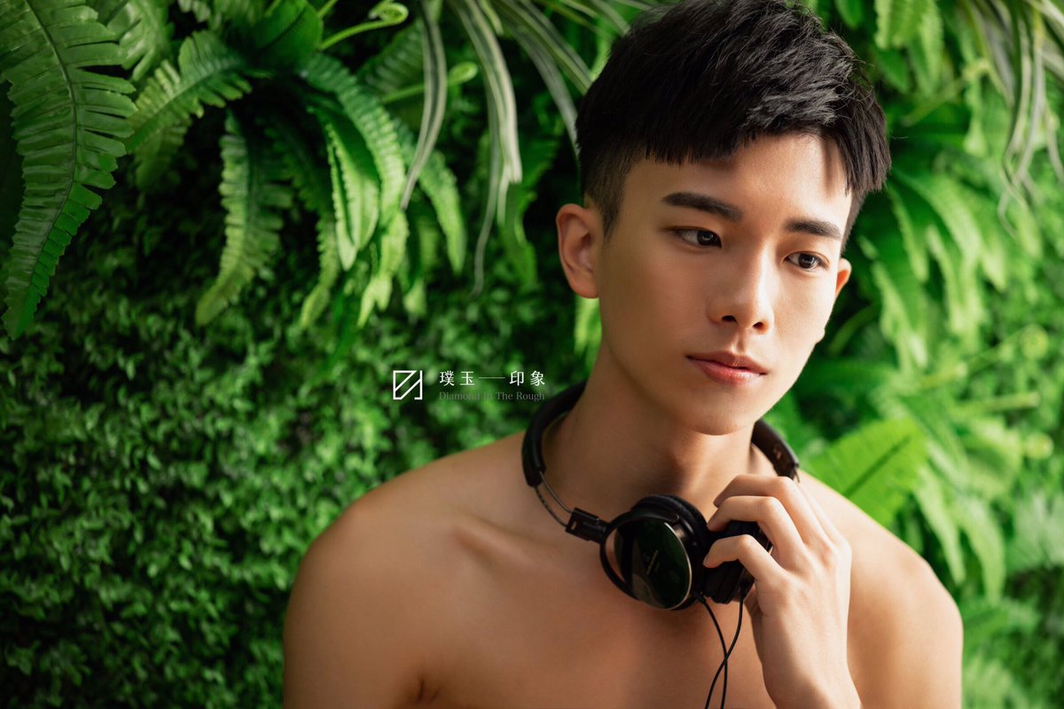 夜晚
總是能
做出很多決定....😯