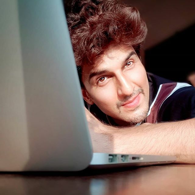 manishmischief's tweet photo. #candids where you know you are getting clicked 😉
#candidshot
#candidphotography #lazysunday #sunkissedsundays #sunkissed #nofilter #note9  #note9photography #happysundaytoyou #happysunday https://t.co/4zoXpU490P https://t.co/rHUwCcjh5L