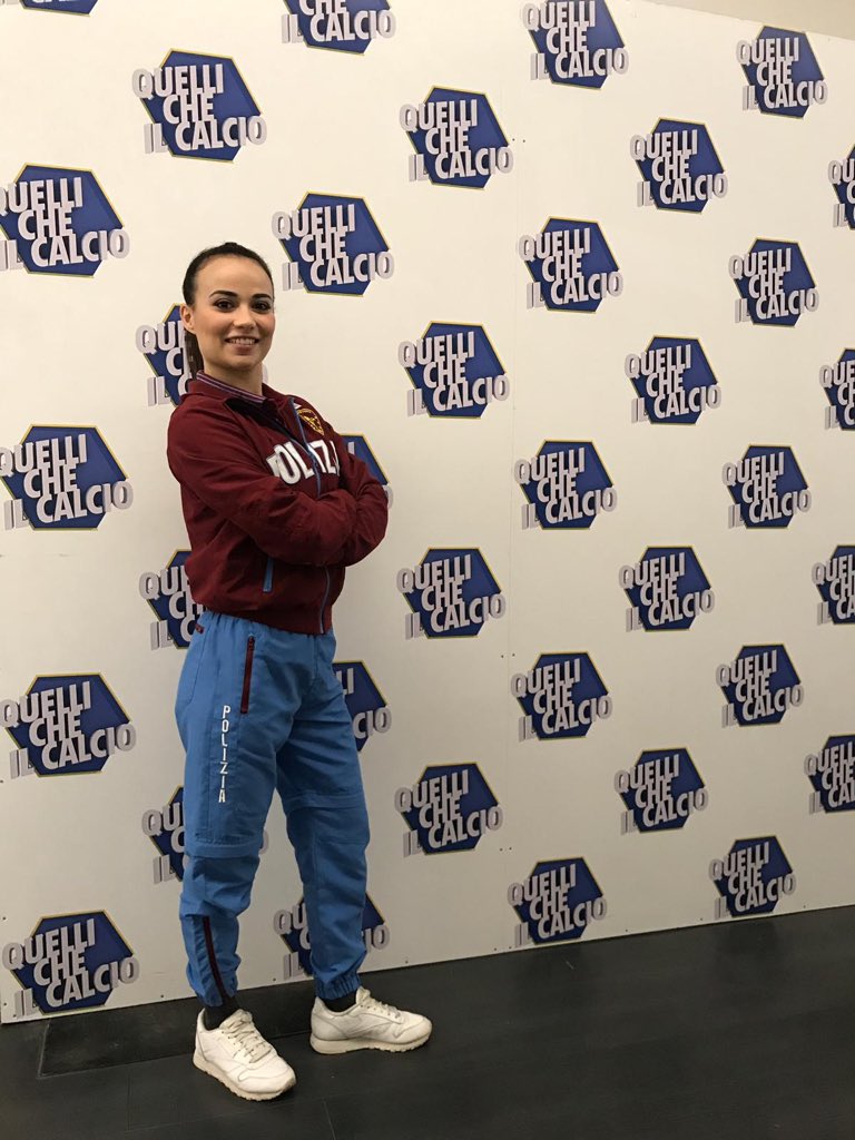 goldensabrepr's tweet photo. Prontissimi: ecco la nostra #VivianaBottaro a @quelliche_rai2 #QCC #TeamGolden https://t.co/gTwmOZ3knO