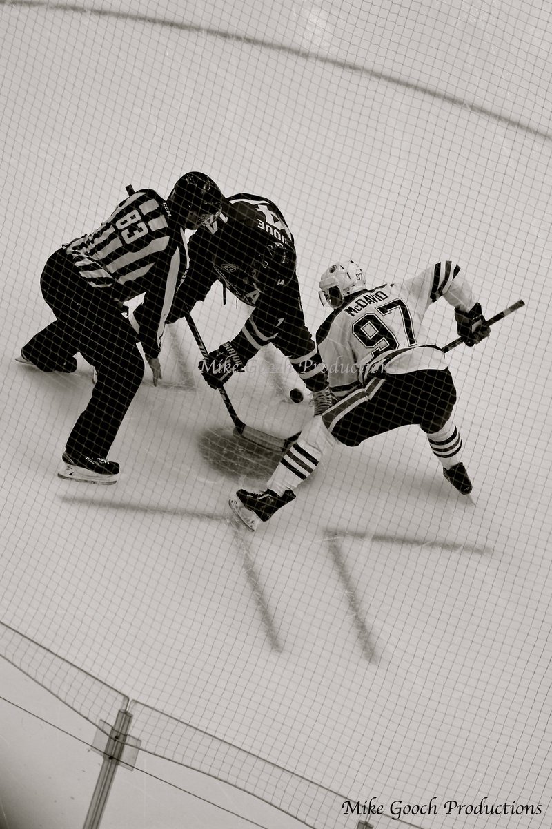 'Face-off' by #MikeGoochProductions

#photography #NYC #nycphotographer #FollowThisPhotoGuy #PhotographyIsArt #photooftheday #photographer #photographyislife @EdmontonOilers @NJDevils @NHL #hockey #HockeyTwitter #HockeyIsForEveryone #hockeyexcellence #blackandwhitephotography