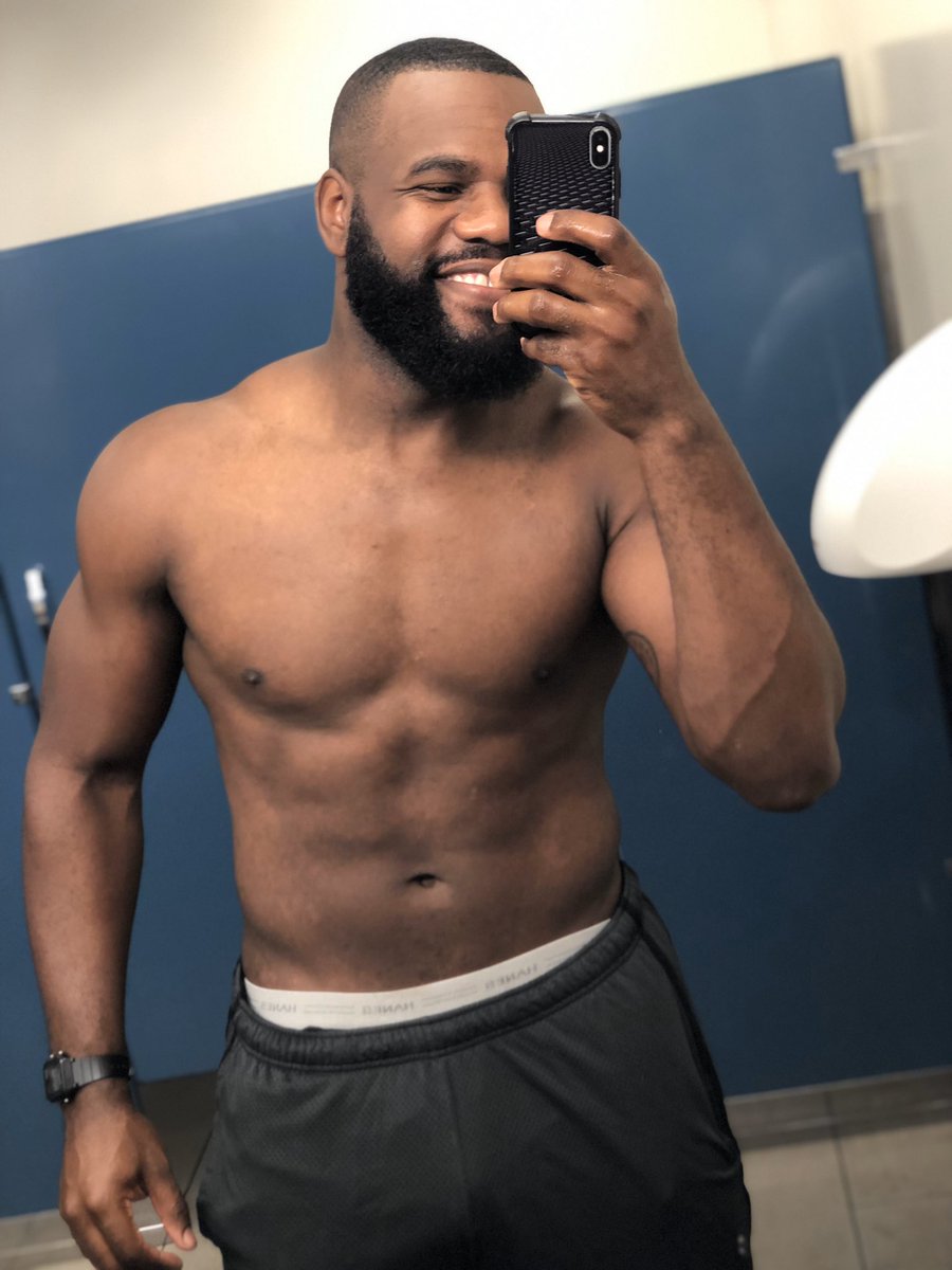 ThatGuyYouKnew0's tweet photo. New fitness plan begins today.
I am currently about 247lbs.
I wanted to “eat good, drink good, and enjoy”. And I did.
Now it’s time to get things back on track.
Last time I was in really good shape was September, 2019.
I got down to 226lb.
#OperationGetRighT #OGRT https://t.co/rlCNw0grYb