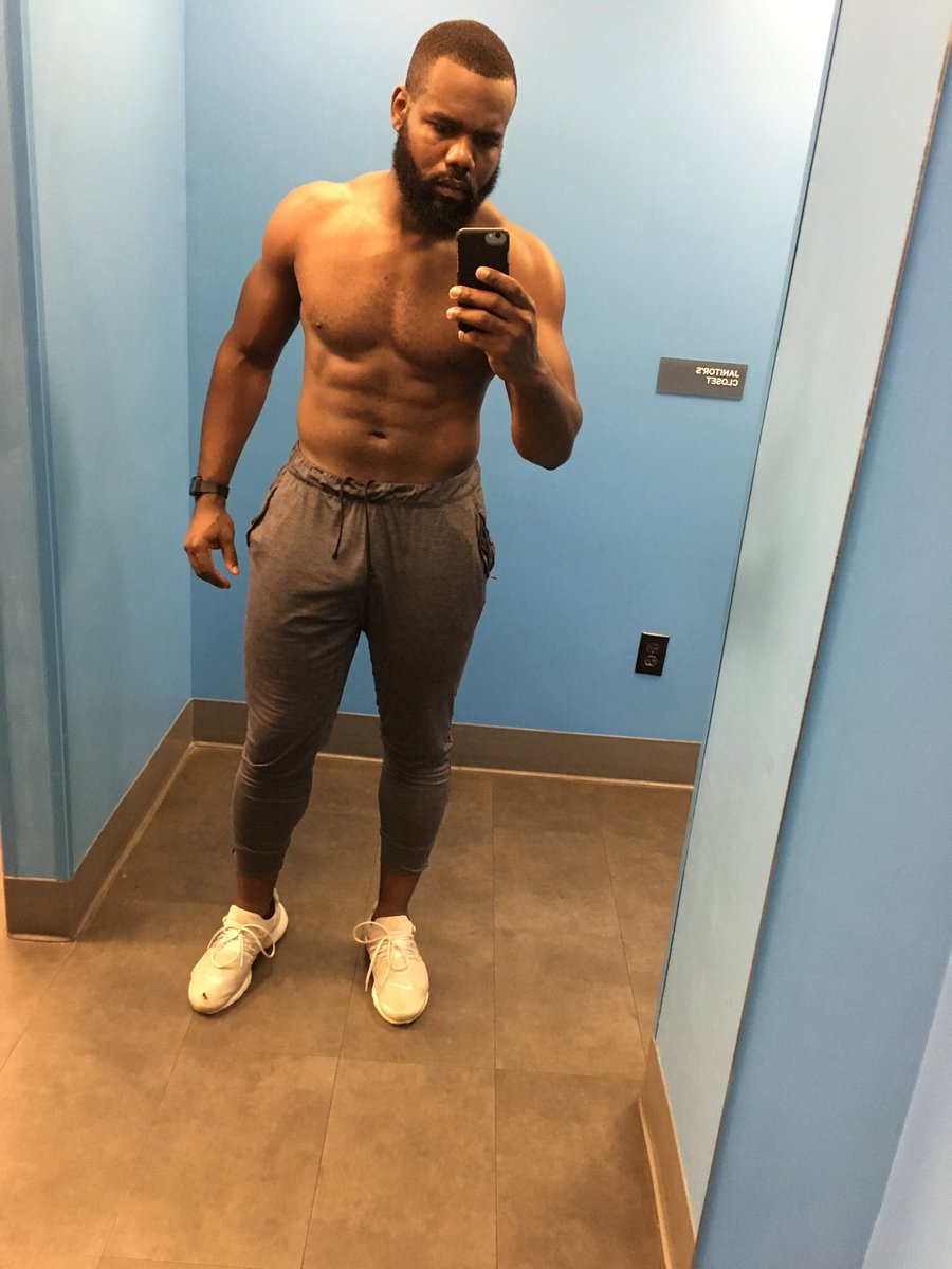 ThatGuyYouKnew0's tweet photo. New fitness plan begins today.
I am currently about 247lbs.
I wanted to “eat good, drink good, and enjoy”. And I did.
Now it’s time to get things back on track.
Last time I was in really good shape was September, 2019.
I got down to 226lb.
#OperationGetRighT #OGRT https://t.co/rlCNw0grYb