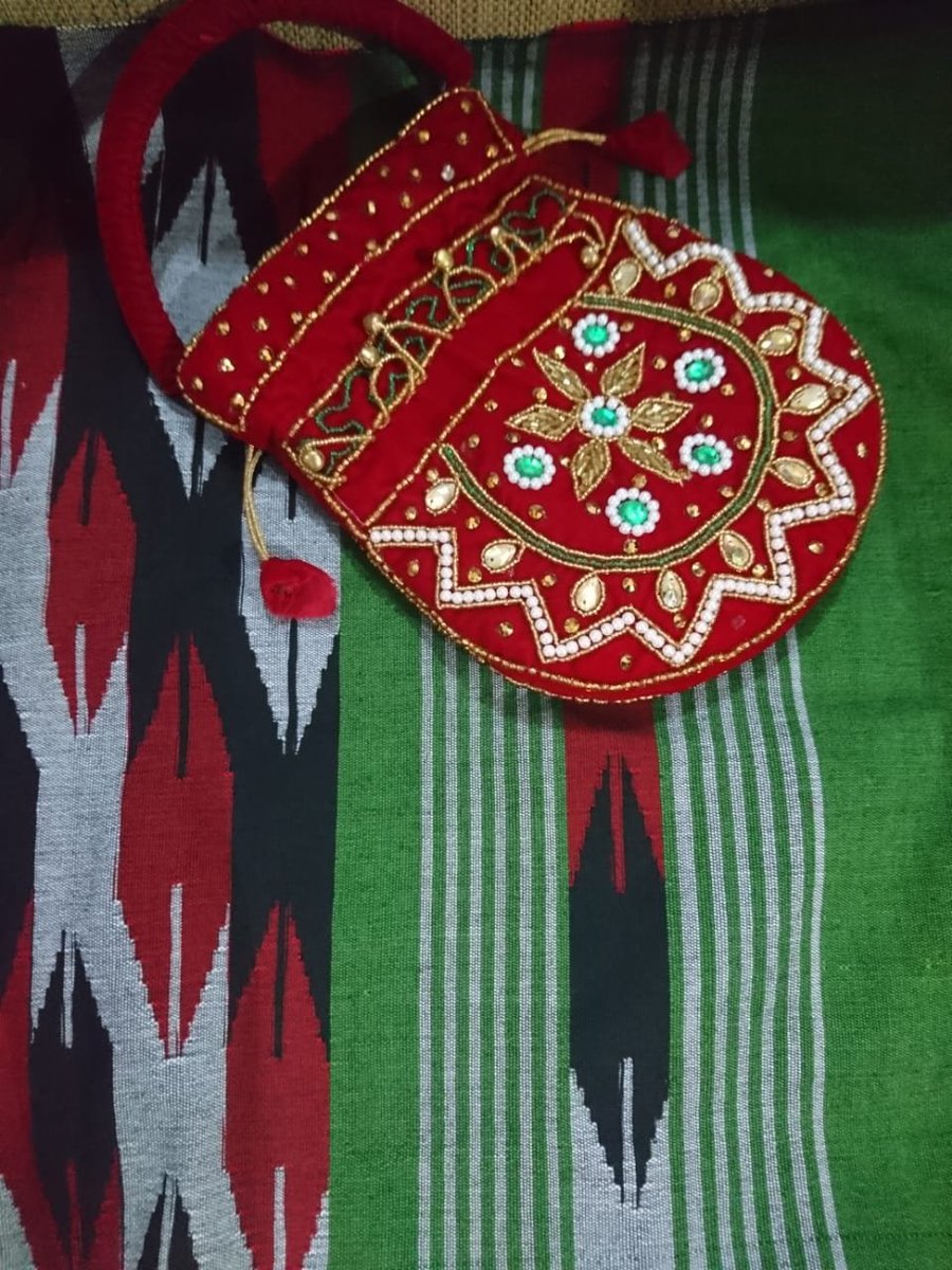 banaqvi's tweet photo. Thank you. #Nepal again
#preciousgems
#handbag
#handmadepaperbook
#HimalayanTea https://t.co/l0jOrHl2XO
