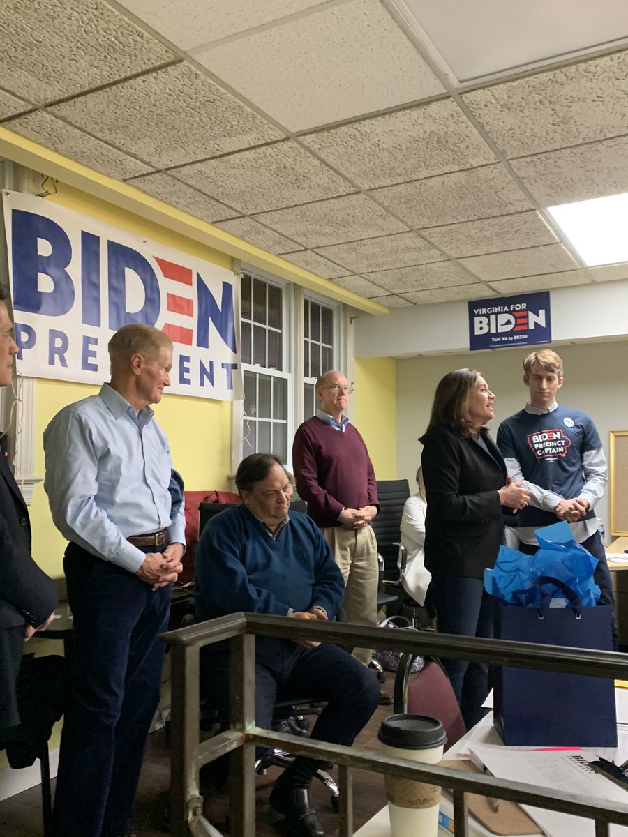JeriEllen1's tweet image. Thank you to all of our wonderful volunteers.  What a great night for @JoeBiden!!  A special shout out to @DSMcAuliffe and @SenBillNelson for making the watch party an even more smashing success 🔥🔥  #mojoe #joementum #VirginiaForBiden