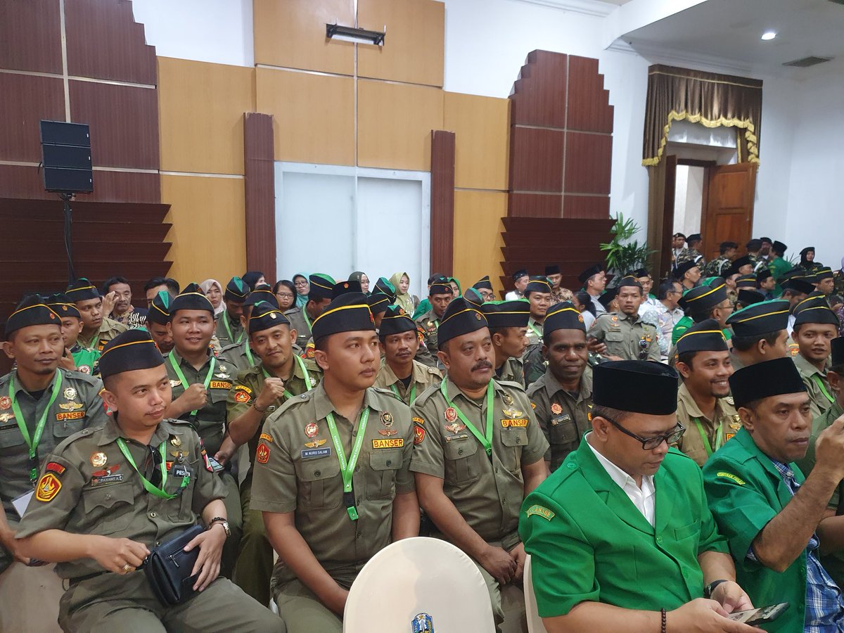 Pada pelantikan PW Ansor Jatim, kami hadir. Semoga menjadi pengabdian tanpa henti2 utk organisasi kita
#spiritbaruansorjatim