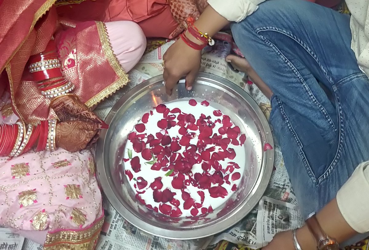 sandeepkmehra's tweet photo. Kinne kinee Ghana jiteya??
#Punjabi #MarriageCustoms @learnpunjabi #VeereDaVyah https://t.co/eqWuSRkfSQ