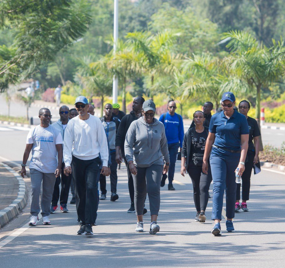 Today, President Kagame and First Lady Jeannette Kagame joined thousands of residents of the City of Kigali for the bi-weekly Car-Free Day. #CarFreeDay