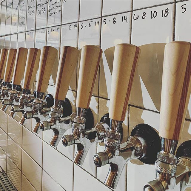 kingstonbread's tweet photo. Afternoon light hitting those taps just right ☀️. Beer, wine, cocktails, bread, and delicious bites til 11:00.
#ontap #customtaps #subwaytiles #draftlist #bakerybar #kingstonny https://t.co/d8IgUnnna4 https://t.co/0FsIaE4srX