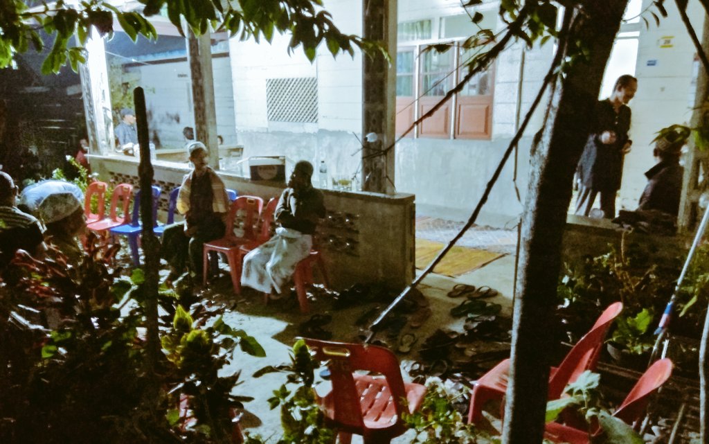 Innalillahi wainnailaihi rajiun..
Telah berpulang ke rahmatullah,
Ayahanda dari Subur Dani, Marhaban bin Husein (62 th) di Banda Aceh pukul 18.00 WIB, Minggu (1/3/2020). 

Jenazah akan dimakamkan di Desa Paya Guci Kecamatan Tangse, Pidie.
Mohon doa dari rekan-rekan.