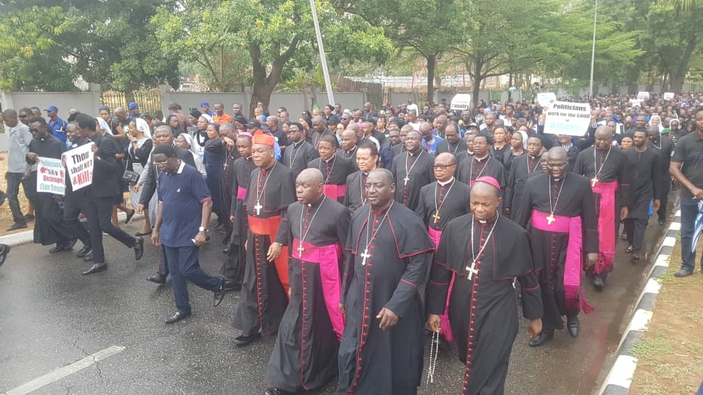 churchmustvote's tweet photo. We are so proud of the Catholic faithful who marched the streets of Abuja in their thousands against the rising wave of insecurity and killings of Nigerians (mainly Christians), No voice is wasted!. #OneChurchOneVoice #TogetherStrong #UnitedWeStand #TheChurchMustVote https://t.co/W6qBdiEkAT