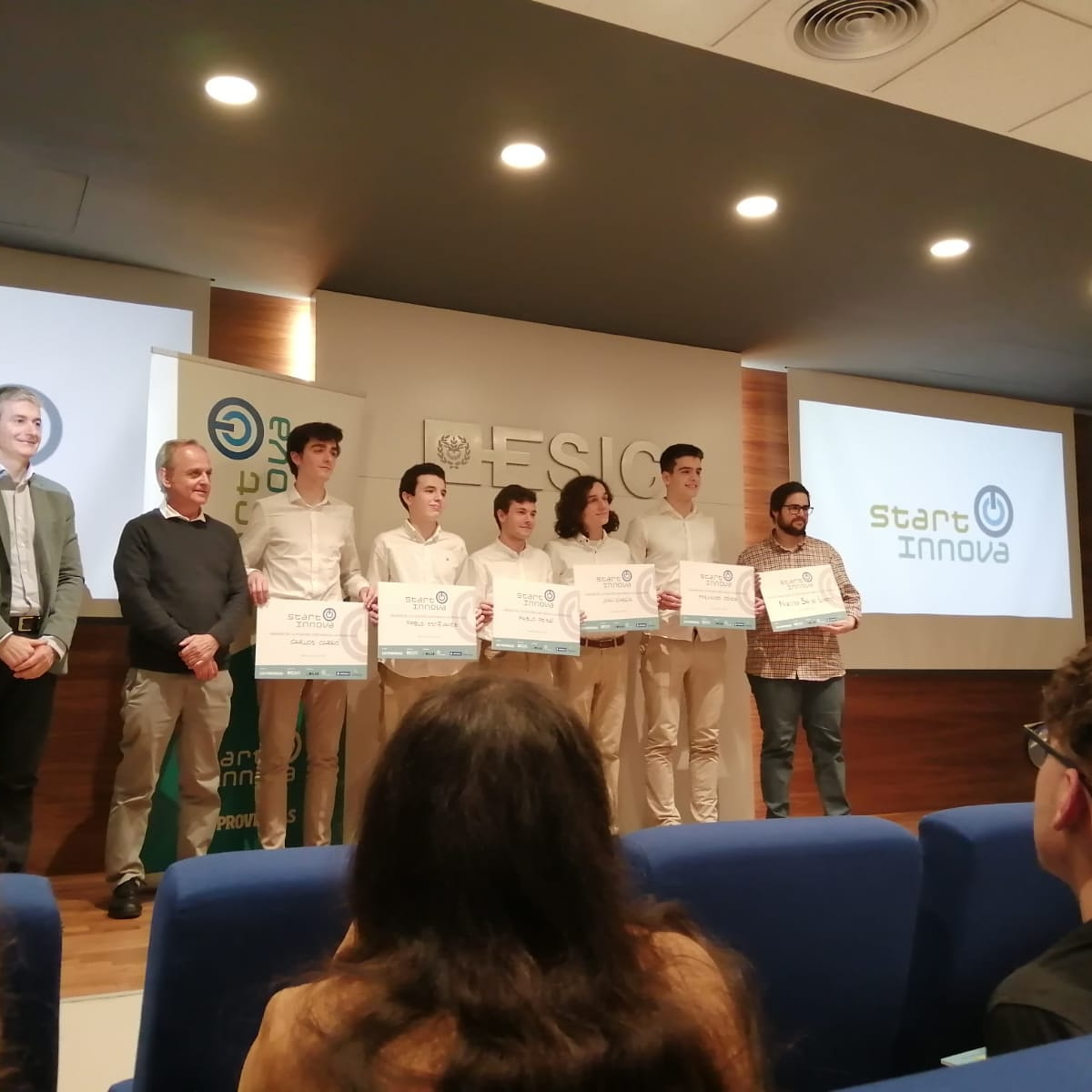 loretovalencia's tweet photo. Nuestro centro @loretovalencia ha ganado la segunda edición del concurso @startinnovagv de @lasprovincias en colaboración con @esic, y revalida el triunfo logrado en la primera edición. Más información en https://t.co/D0kZZji1rk #somosfesd https://t.co/HqGr0BBHKs