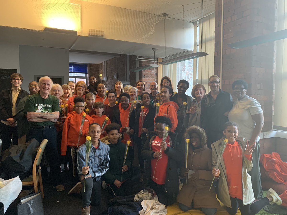 RJCDance's tweet photo. When generations meet, they make magic! In a short space of time youth & elder bonded, created & excelled. An emotive journey that’s only just begun @YorkshireDance #tchoward #Encounters #NillanthieMorton @LSdancepartners #kirsty&team @ace_thenorth #dance #live music Joe😄 https://t.co/N1AJHO7x5p