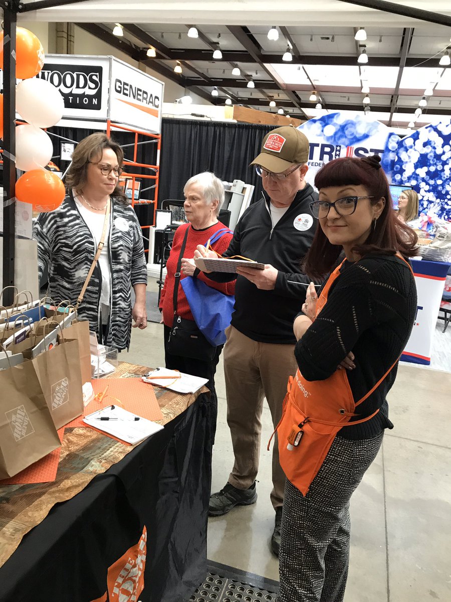 NigelWrite's tweet photo. #NigelWrite Customer Engagement = LEADS RT https://t.co/TsGn6zx67A Chattanooga Tri State Home Show These girls are Magnificent Couldn’t Ask for better partners in Our endeavors for Lead Generation Gunbarrel Store #742 https://t.co/FfvQUNoCsh #WriteMarketing #WriteReputation #N…