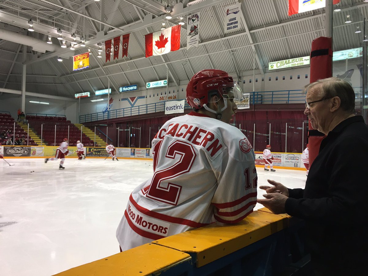 lightchaleur's tweet photo. You know it’s warmups when ‘Cam’ pops out to see how the steel hits the ice 👏 #MaximumEdge https://t.co/bQNsPVpr7N