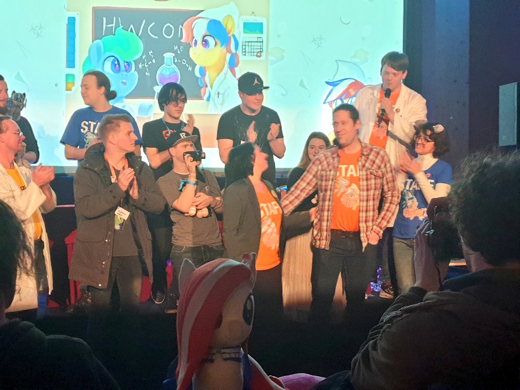 xeto_de's tweet photo. Well, @HWConvention is over &amp; of course we enjoyed it as much as we could.
Thank you for that amazing time. @Poniko_MLP &amp; me are proud to took part.
Dank je wel! ❤️

[Poniko]: "Yes, Thank you so much. You will be in our heart for ever." (｡･ω･｡)ﾉ♡
#brony #mlp #HWCon #ポニコ https://t.co/65viz9F3AN
