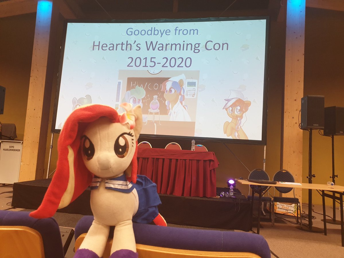 xeto_de's tweet photo. Well, @HWConvention is over &amp; of course we enjoyed it as much as we could.
Thank you for that amazing time. @Poniko_MLP &amp; me are proud to took part.
Dank je wel! ❤️

[Poniko]: "Yes, Thank you so much. You will be in our heart for ever." (｡･ω･｡)ﾉ♡
#brony #mlp #HWCon #ポニコ https://t.co/65viz9F3AN