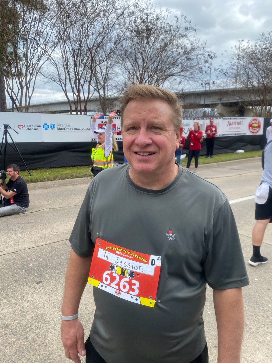 LRMarathon's tweet photo. Thanks for the memories, 2020! We're not signing off yet, just sharing some #aroundthecourse pics from earlier today. Send us your pics so we can share! #lrmarathon262 https://t.co/ub1riYFgi3