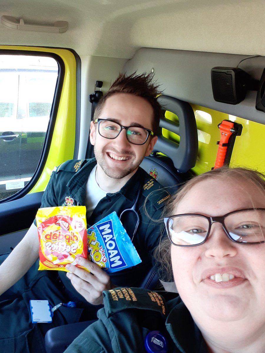 Toby_Snashall's tweet photo. Sweets all round! Lovely treats given to us by members of public today!🍬🤩🚑😋 @EastEnglandAmb @EEAST_WAVDLOs #thankyou https://t.co/YNRAaOy2Ha
