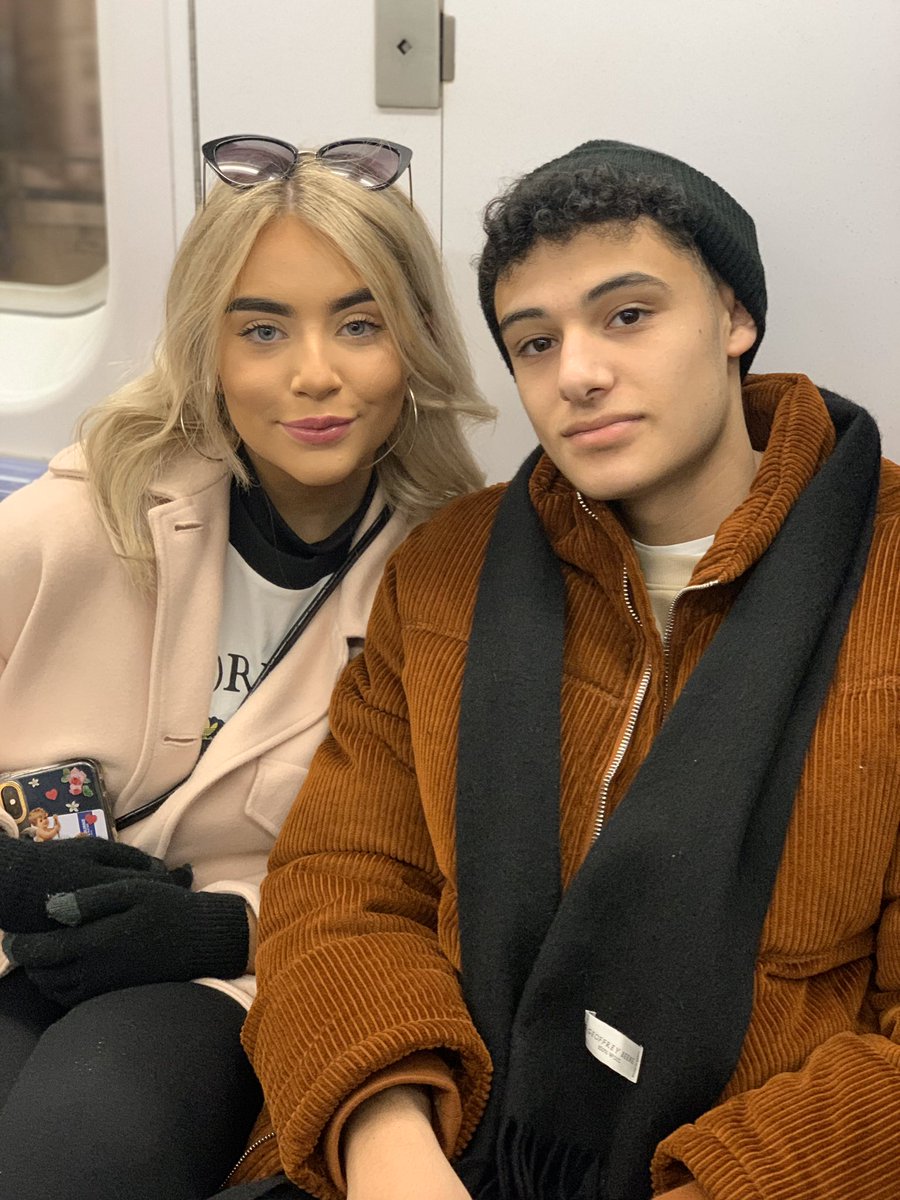 ChelloArtDept's tweet photo. Can’t believe that we were in New York two weeks ago! Where’s the time gone? #newyork #empirestate such superb A Level students ☺️🥳 https://t.co/bq7uG5ECFf