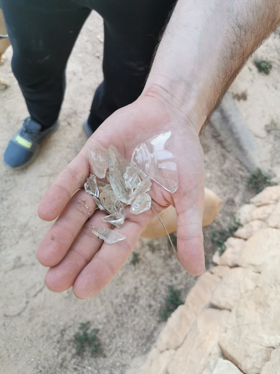 Q pena cuando vas al parque y no disfrutas pq estás pendiente de q tu hija no coja cristales del suelo...#parqueMontaner  #parqueslimpios <a href="/AjuntamentXabia/">Ajuntament de Xàbia</a>