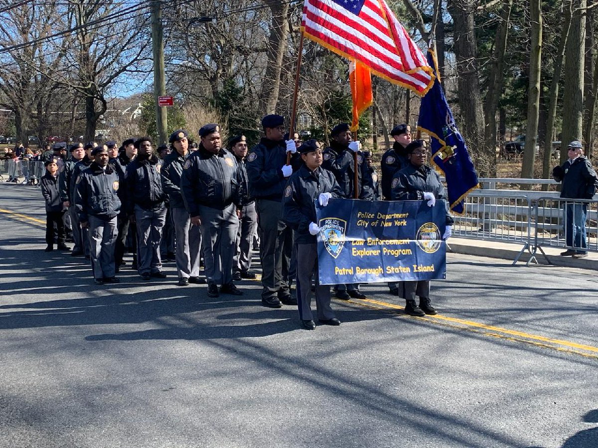 120Explorers's tweet image. Staten Island explorers having a great time marching in the ST.Patricks day parade