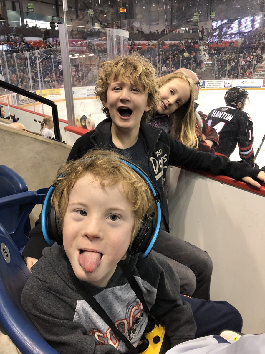 BillJanzen's tweet photo. Yay for pizza for these kiddos! Section 106 Seats C1-4 @OHLIceDogs @BigMarcosPizza https://t.co/8qg2ZxlQAM