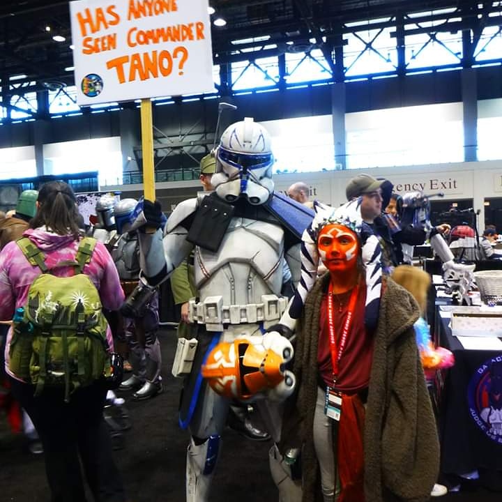 artlitwildcat's tweet photo. Captain Rex looking for Ahsoka Tano, whom he found! #c2e22020 #C2E2 #starwars #clonewars #cosplay #ahsoka #ahsokatano #togruta The 501st Legion https://t.co/tyIGeHvkxG