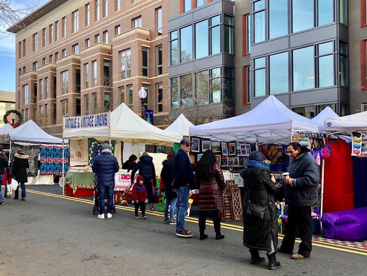 FleaMarketatEMk's tweet photo. The first Sunday in March brings us back out onto 7th St SE! For the rest of the year, it becomes a pedestrian-friendly zone that encourages #slowmobility and #community- centered shopping in the @easternmarketms cooridor! The #fleamarketateasternmarket is open until 4:30 today. https://t.co/xzdiwP0wpt