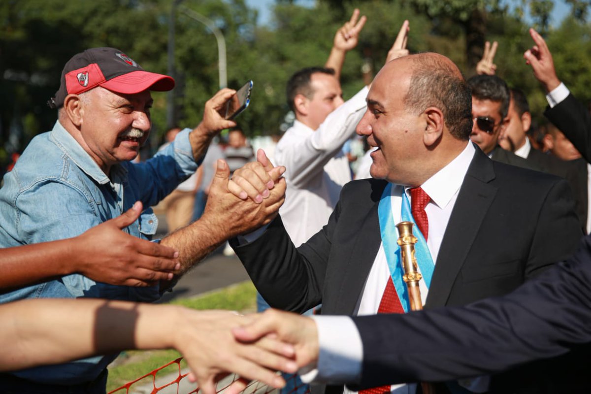 JuanManzurOK's tweet photo. Gracias a los más de 20.000 tucumanos que este domingo nos acompañaron en la 115° apertura de sesiones legislativas. Junto a ustedes, a todo el pueblo tucumano, compartimos la esperanza de una #ArgentinaDePie que impulse un Tucumán más pujante y con más oportunidades para todos. https://t.co/ZQ44fWhpiA