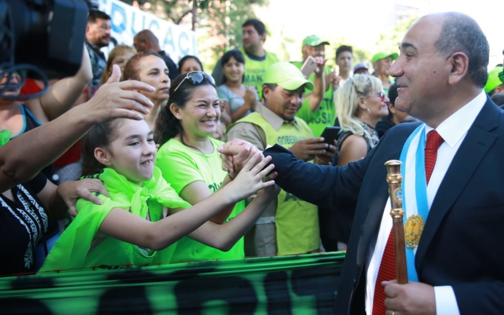 JuanManzurOK's tweet photo. Gracias a los más de 20.000 tucumanos que este domingo nos acompañaron en la 115° apertura de sesiones legislativas. Junto a ustedes, a todo el pueblo tucumano, compartimos la esperanza de una #ArgentinaDePie que impulse un Tucumán más pujante y con más oportunidades para todos. https://t.co/ZQ44fWhpiA