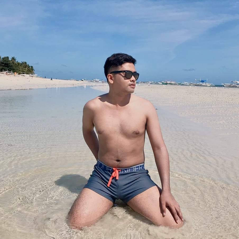 RoueFrey's tweet photo. Ivano haha
#summerna
#bisexual
#cebu https://t.co/YpkCCaQFdn