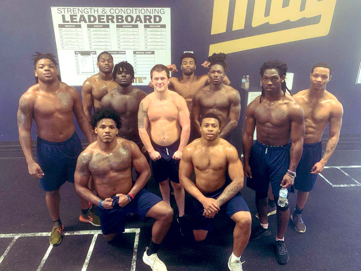 thiagoothomas9's tweet photo. Grindin 4real📍😤 #jucoproduct  #GETTLIVEE #DreamU https://t.co/o6BlC25nIh