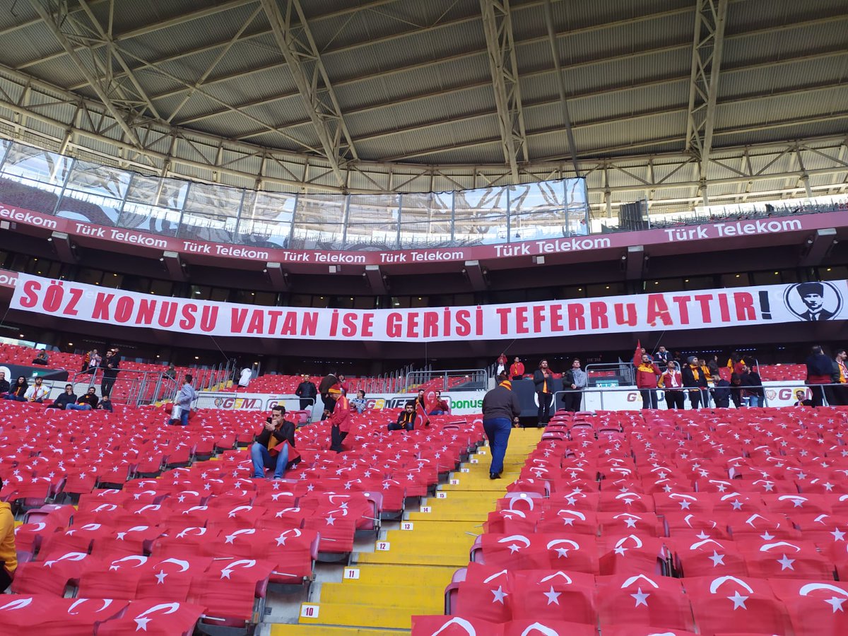 ultrAslan's tweet photo. PANKARTLARIMIZLA DA #MehmetçiğinYanındayız!

#ultrAslan https://t.co/bmchWaBhbq