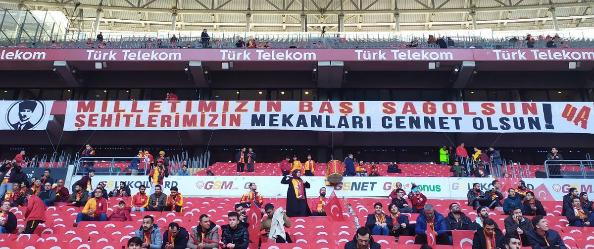 ultrAslan's tweet photo. PANKARTLARIMIZLA DA #MehmetçiğinYanındayız!

#ultrAslan https://t.co/bmchWaBhbq