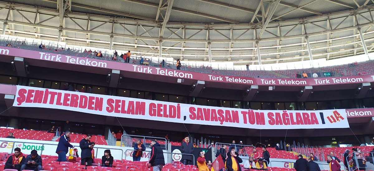 ultrAslan's tweet photo. PANKARTLARIMIZLA DA #MehmetçiğinYanındayız!

#ultrAslan https://t.co/bmchWaBhbq