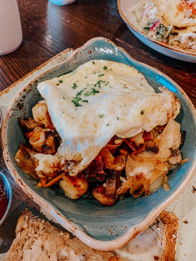 beautifulldreaa's tweet photo. Who else loves brunch? It’s my fav meal. Check out my last blog post about one of my fav brunch spots✨

https://t.co/VPR8rEnIvs

#RaleighNC #RaleighBlogger #RaleighEats https://t.co/HDGiYGoeCB