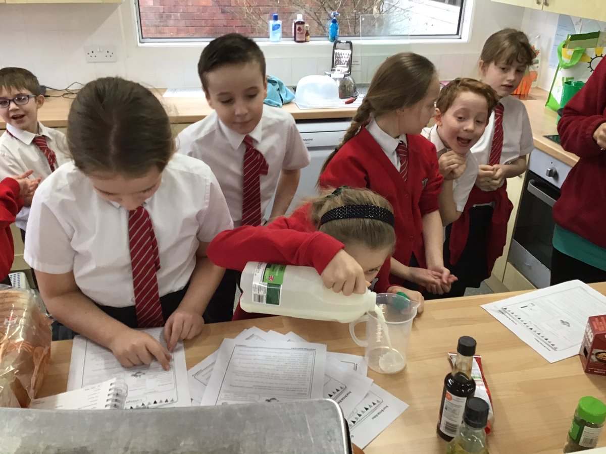 Class5MrsG1's tweet photo. Last week was DT week in school and year 5’s topic was ‘Great British Dishes’. We made Cottage Pie and Eaton Mess. https://t.co/JPZoYFIsFY