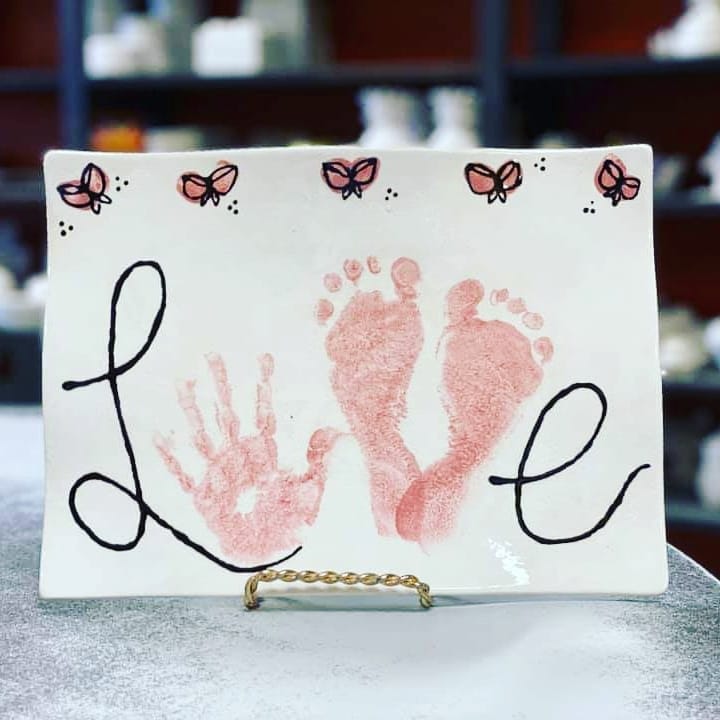 getallfiredup's tweet photo. What a great way to capture those tiny hands and feet 💓 #getallfiredup https://t.co/Zta9mKU4cO