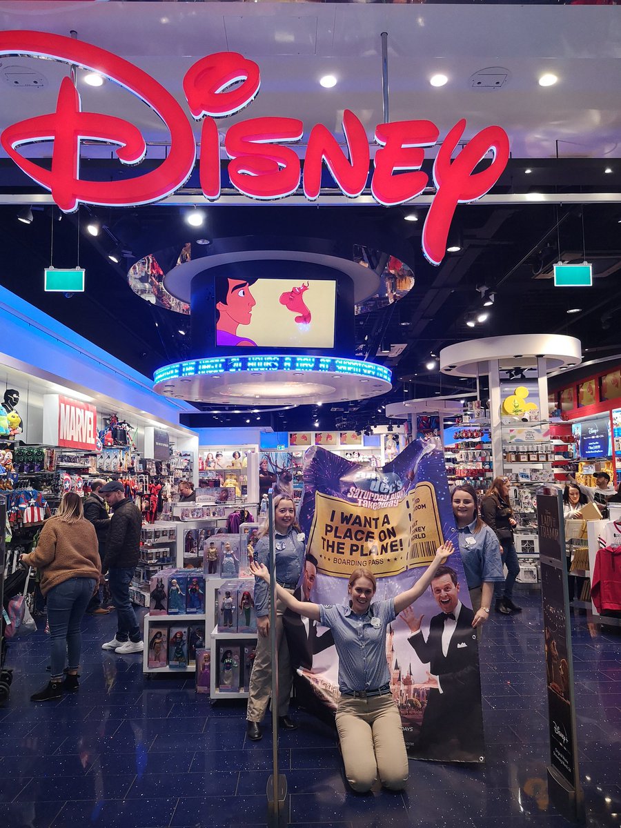 FKPanniers's tweet photo. Massive thanks to everyone at Cardiff's @shopDisney for having a pic with #brucethebanner! @VirginHolidays @itvtakeaway @FleurEast @StephenMulhern #iwantaplaceontheplane #SaturdayNightTakeaway https://t.co/RaCIHx6f8p