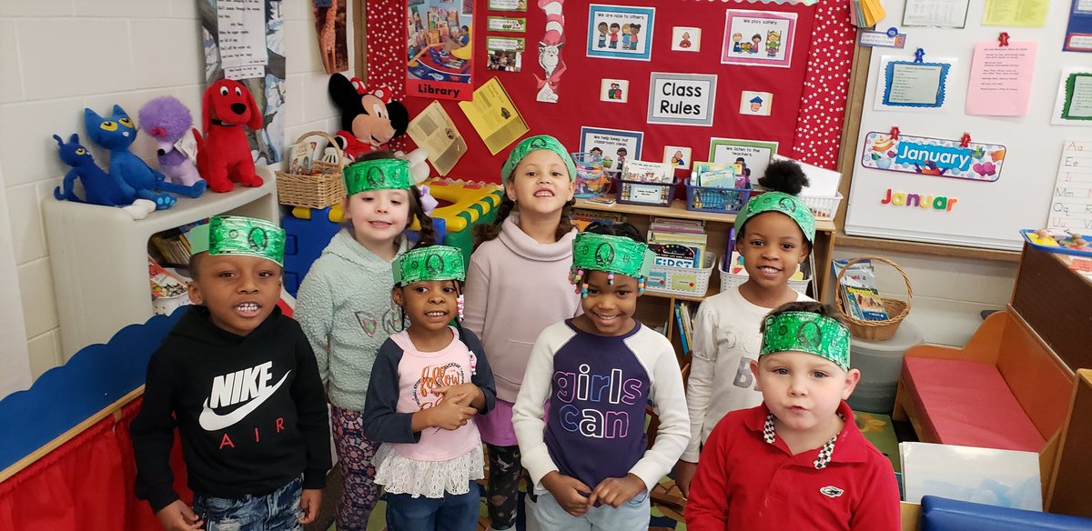 KrosalesL's tweet photo. Belated Tweet☺ 100's Day celebration in PreK(Jan.29th)💯💯 We are moving into our 122nd day of school- approximately 56 days left😮😮  @FlossmoorHills @D161Supe #d161Learns https://t.co/CZoBSPFMyT